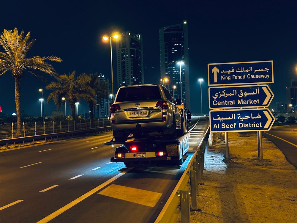 نقل سيارة ليلاً باتجاه جسر الملك فهد